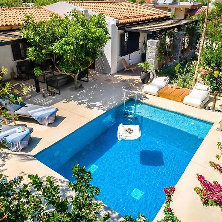 Halo Ligaria Suite 100M Next To The Beach With Private Pool Ngoại thất bức ảnh