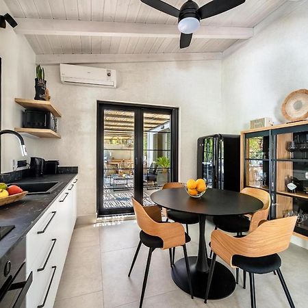 Halo Ligaria Suite 100M Next To The Beach With Private Pool Ngoại thất bức ảnh