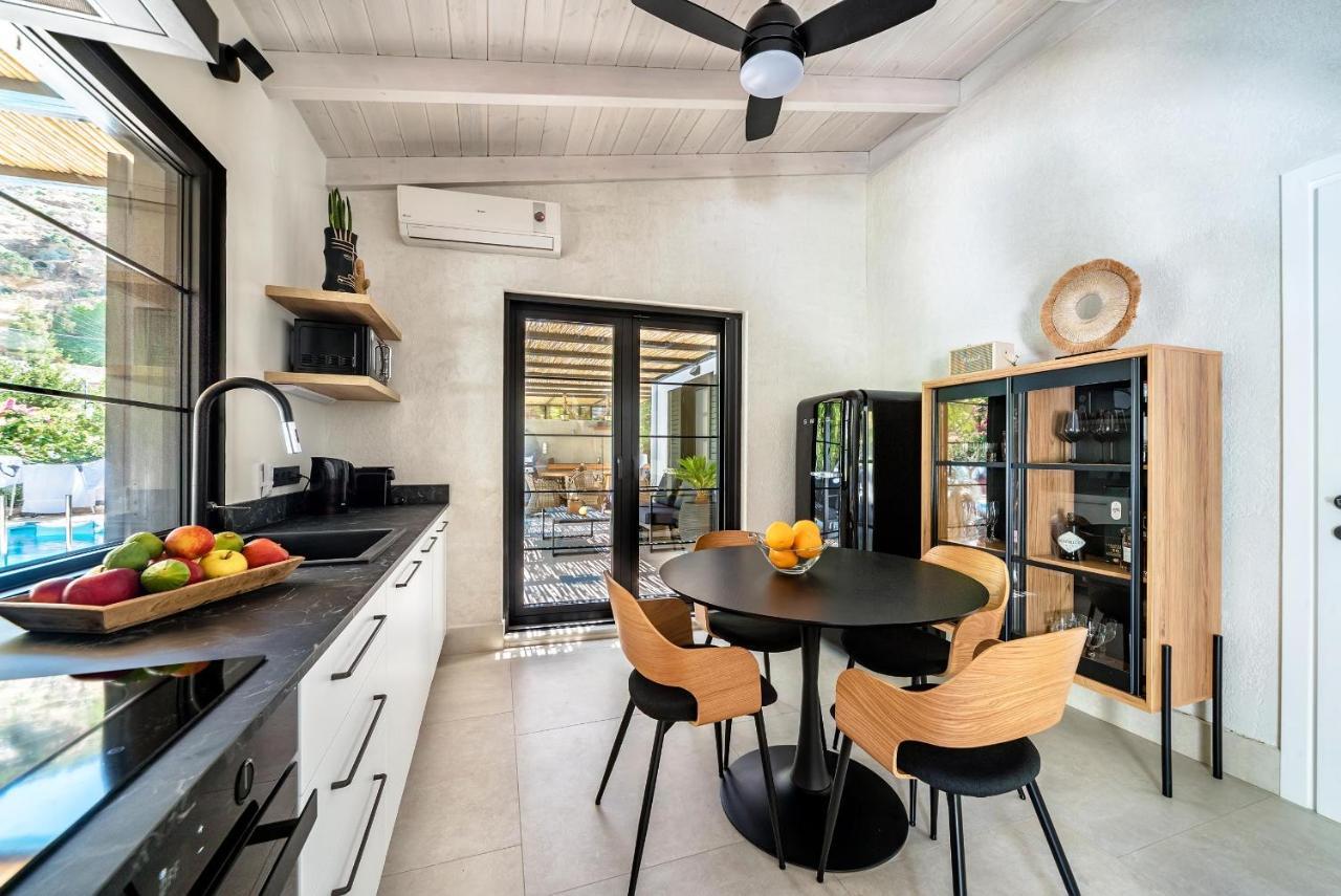 Halo Ligaria Suite 100M Next To The Beach With Private Pool Ngoại thất bức ảnh