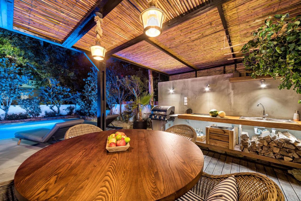 Halo Ligaria Suite 100M Next To The Beach With Private Pool Ngoại thất bức ảnh